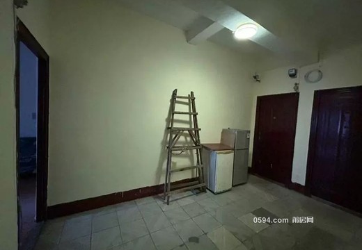 莆田市城廂區(qū)鳳辦月塘居委會月塘市場61.62號的房地產(chǎn)