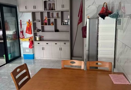 福建省莆田市荔城區(qū)黃石鎮(zhèn)谷城西路999號(hào)七境小區(qū)B區(qū)2號(hào)樓1梯1703室的房地產(chǎn)