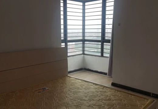 莆田市城廂區(qū)霞林街道肖厝路355號(hào)水木春華1號(hào)樓第1梯2702室房地產(chǎn)