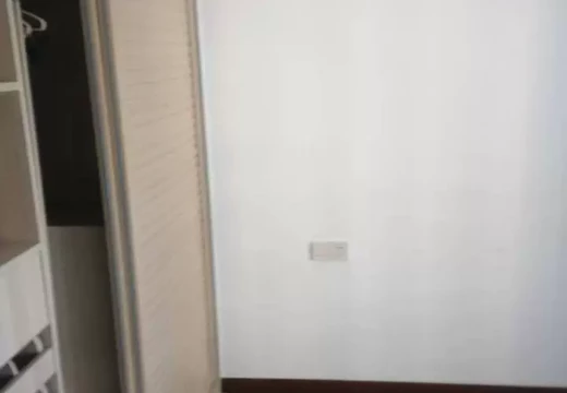 福建省莆田市城廂區(qū)龍橋街道萬輝社區(qū)居民委員會荔城北大道1999號萬輝世紀城32號樓1103室、1105室