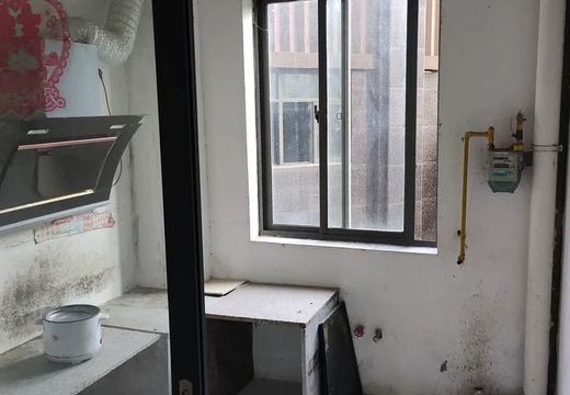 坐落在仙游縣鯉南鎮(zhèn)玉田社區(qū)居委會溫泉支路88號10號樓2梯位205室的房地產(chǎn)