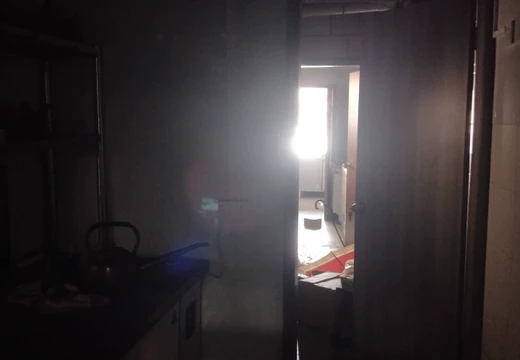 坐落仙游縣楓亭鎮(zhèn)霞街社區(qū)（濱江步行街）D1幢店鋪118的房產(chǎn)及相應(yīng)的土地使用權(quán)