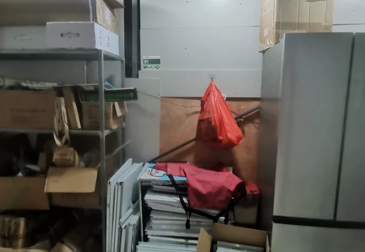 坐落在仙游縣鯉南鎮(zhèn)鯉南鎮(zhèn)仙安村溫泉東路900號1號樓26號、27號的房產(chǎn)及相應(yīng)的土地使用權(quán)