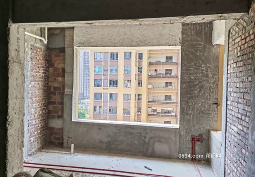 坐落在仙游縣鯉南鎮(zhèn)玉田街666號6號樓2梯位1403室的房產(chǎn)及相應(yīng)的土地使用權(quán)