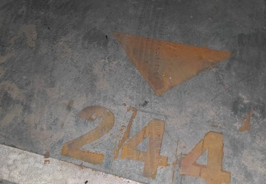 坐落在仙游縣鯉城街道學(xué)府東路1588號(hào)地下室地下1層車位244號(hào)（詳見清單1）