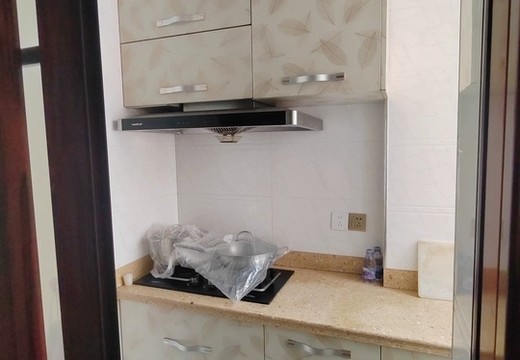 福建省莆田市涵江區(qū)涵東街道麗園路199號振興小區(qū)1#樓1梯1302室房地產