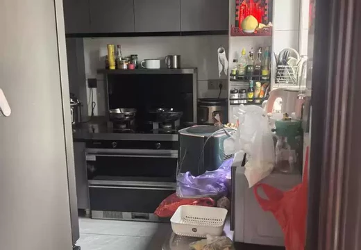 坐落在仙游縣鯉城街道木蘭社區(qū)居委會(huì)學(xué)府西路1388號(hào)10號(hào)樓14層1401號(hào)的房產(chǎn)及相應(yīng)的土地使用權(quán)