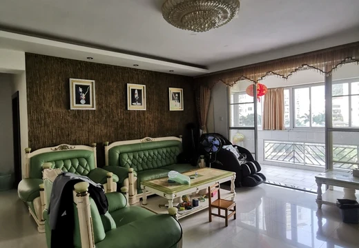 莆田市城廂區(qū)龍橋辦龍橋居委會荔城北路三信城市家園信安軒6號樓404室的房地產(chǎn)