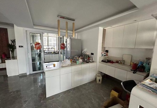 坐落莆田市涵江區(qū)湖園路99號武夷嘉園13號樓2梯1803室的房地產(chǎn)