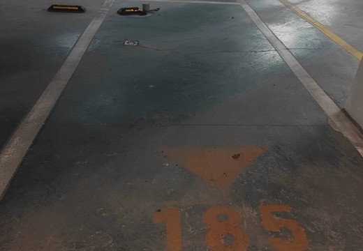 坐落在仙游縣鯉城街道學(xué)府東路1588號地下室地下1層車位（詳見清單1）