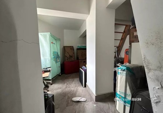 坐落莆田市城廂區(qū)龍橋街道東園西路758號興安名城C區(qū)11號樓5梯1110、1110A室的房地產(chǎn)