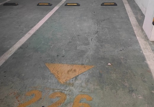 坐落在仙游縣鯉城街道學(xué)府東路1588號(hào)地下室地下1層車位（詳見(jiàn)清單1）