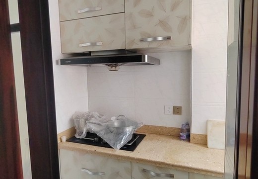 福建省莆田市涵江區(qū)涵東街道麗園路199號振興小區(qū)1#樓1梯1302室房地產(chǎn)