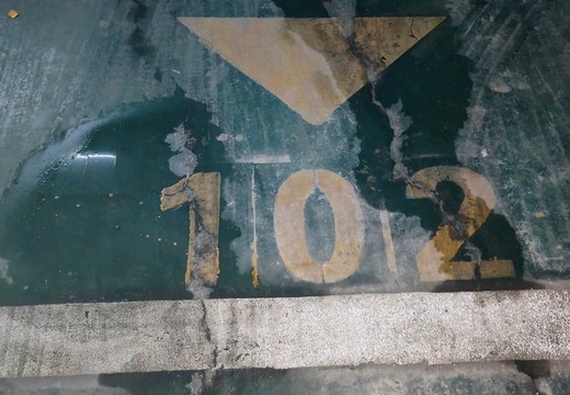 仙游縣鯉城街道城內(nèi)社區(qū)居委會學(xué)府東路1588號車位102的房地產(chǎn)