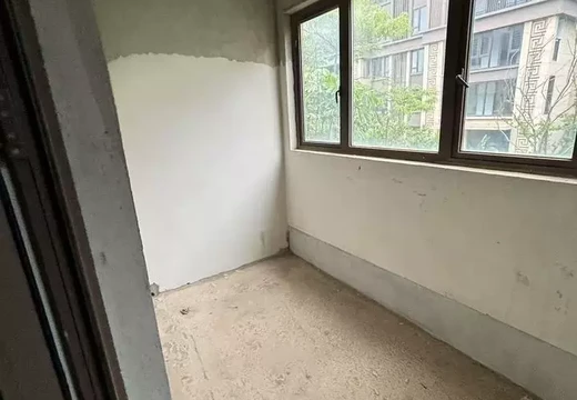 山亭鎮(zhèn)港里村天后西路88號(hào)世茂國(guó)風(fēng)大院A區(qū)11#02室（住建登記為B1地塊11#02）