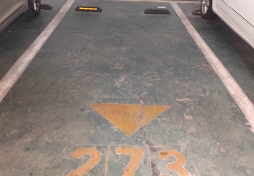 坐落在仙游縣鯉城街道學(xué)府東路1588號(hào)地下室地下1層車位273號(hào)（詳見清單1）。