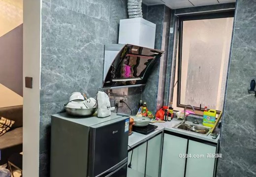 坐落莆田市荔城區(qū)拱辰街道尚勤街2526號張鎮(zhèn)水鄉(xiāng)C區(qū)3號樓1804室的房地產(chǎn)