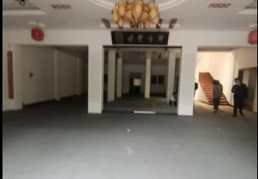 坐落在仙游縣榜頭鎮(zhèn)泉山村世紀中街2415號的房產(chǎn)及相應(yīng)的土地使用權(quán)