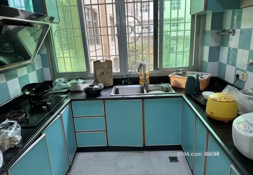 莆田市城廂區(qū)城南鄉(xiāng)溝頭村市印刷廠旁的房地產(chǎn)