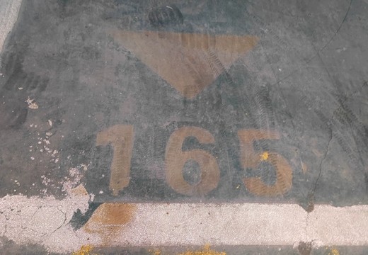 坐落在仙游縣鯉城街道學(xué)府東路1588號(hào)地下室地下1層車位165號(hào)（詳見(jiàn)清單1）