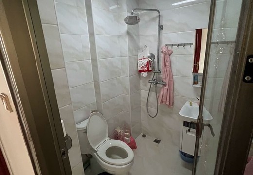 福建省莆田市荔城區(qū)拱辰街道八二一北街303號(hào)宏利花園2號(hào)樓1梯2501室的不動(dòng)產(chǎn)