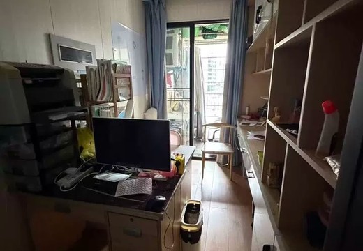 福建省莆田市荔城區(qū)西天尾鎮(zhèn)九華西大道779號(hào)錦繡豪庭2號(hào)樓1梯1202室的不動(dòng)產(chǎn)