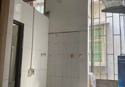 坐落莆田市城廂區(qū)鳳凰山園頂巷61號(hào)5層住宅及1層店面的房地產(chǎn)