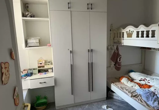 莆田市城廂區(qū)霞林街道勝荔華東大道8號(hào)莆田萬達(dá)廣場(chǎng)9號(hào)樓第2梯2204室的房地產(chǎn)