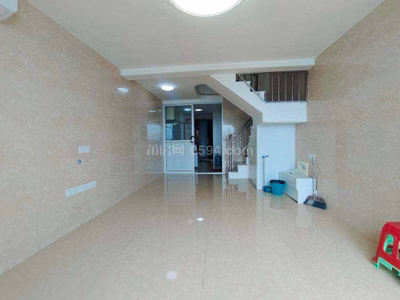 正榮財富中心 復(fù)式樓 使用面積大 電梯精裝2房商住兩用-莆田租房