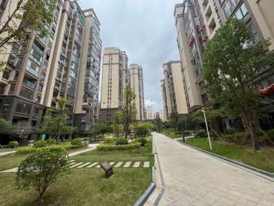 原18000元/㎡現(xiàn)在12800元/㎡ 含淚賣鳳達(dá)鳳凰城毛坯三房-莆田二手房